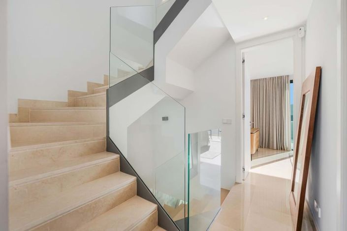 Image No.7-4 Bed Townhouse for sale