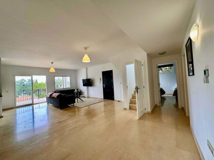 Image No.44-6 Bed Villa for sale