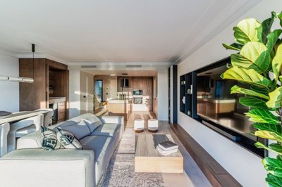 1447-644561-78d1f4f8b6655591b02d22fabb36a692d