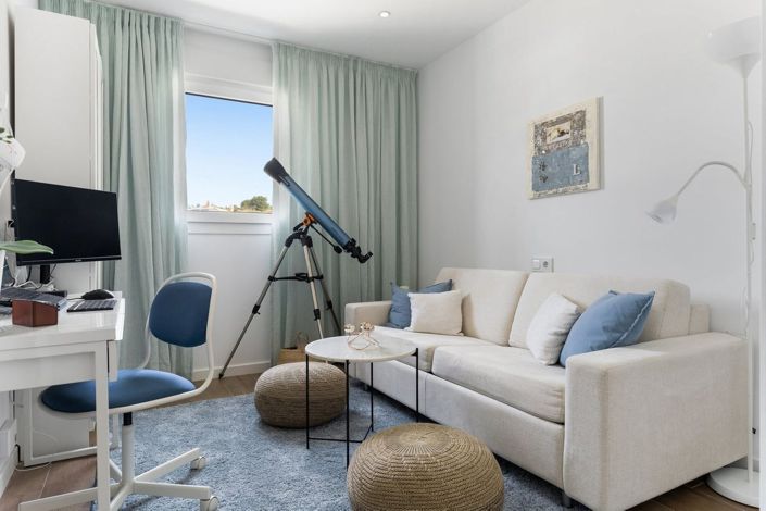 Image No.26-3 Bed Semi-Detached for sale