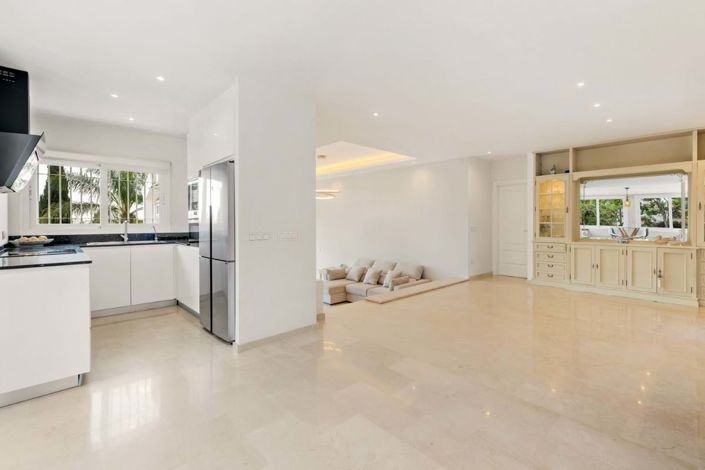 Image No.18-4 Bed Villa for sale