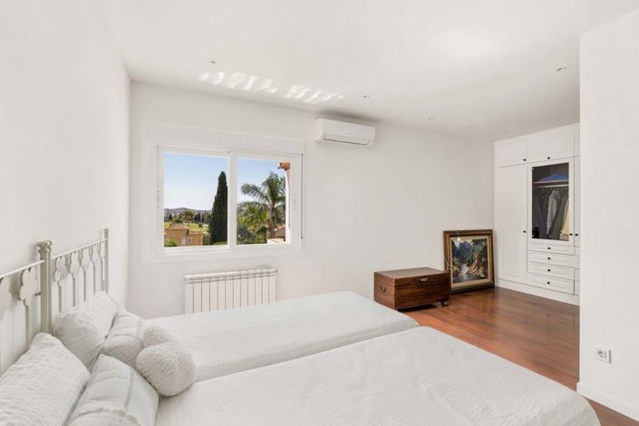 Image No.22-4 Bed Villa for sale