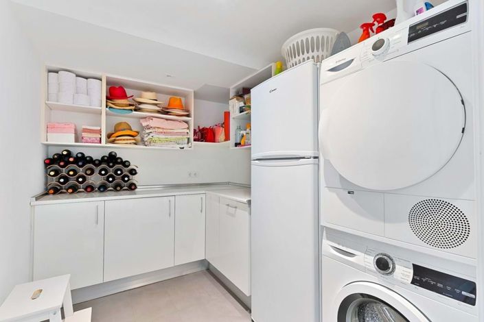 Image No.13-4 Bed Townhouse for sale