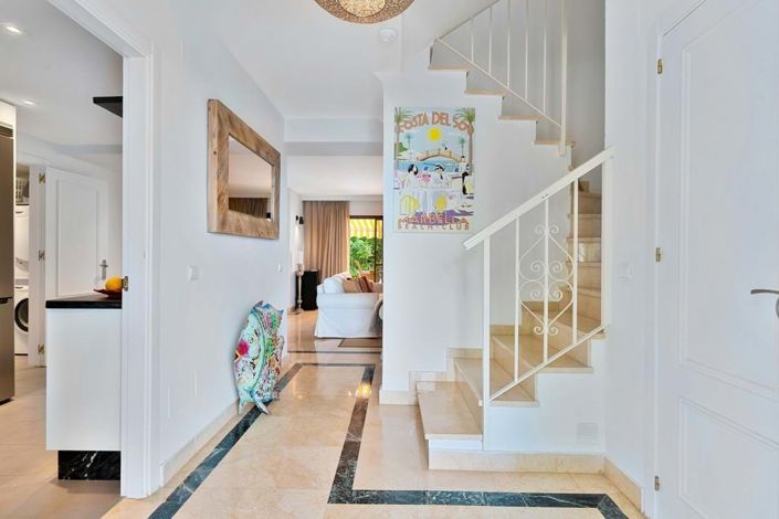 Image No.14-4 Bed Townhouse for sale