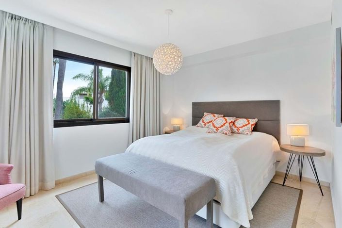 Image No.21-4 Bed Townhouse for sale