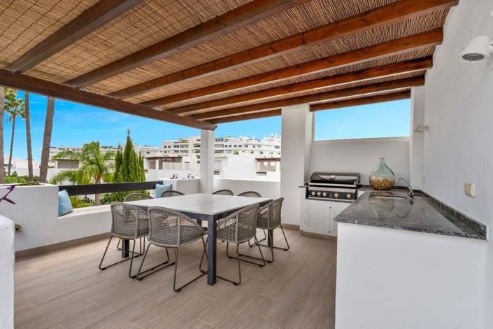 Image No.24-4 Bed Townhouse for sale