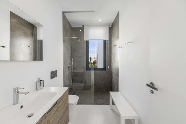 Image No.19-5 Bed Semi-Detached for sale