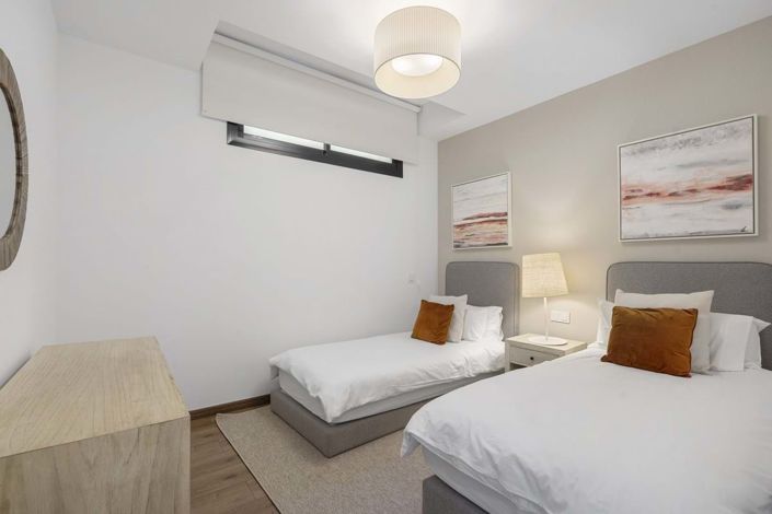 Image No.20-5 Bed Semi-Detached for sale