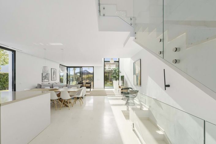 Image No.5-5 Bed Semi-Detached for sale