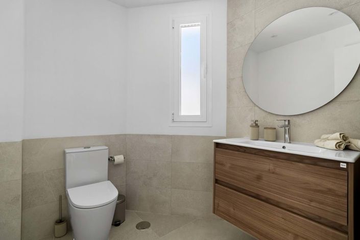 Image No.10-4 Bed Villa for sale