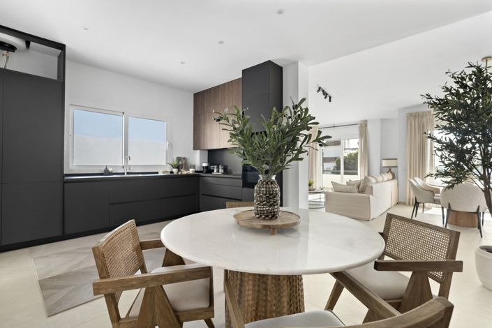 Image No.3-4 Bed Villa for sale