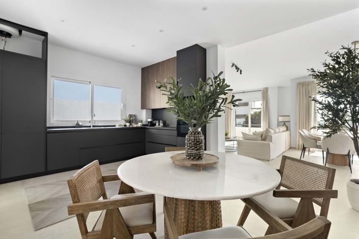 Image No.6-4 Bed Villa for sale