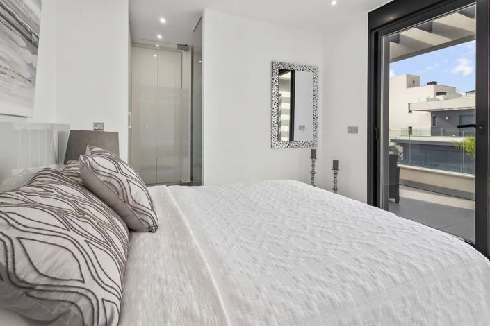 Image No.13-3 Bed Villa for sale