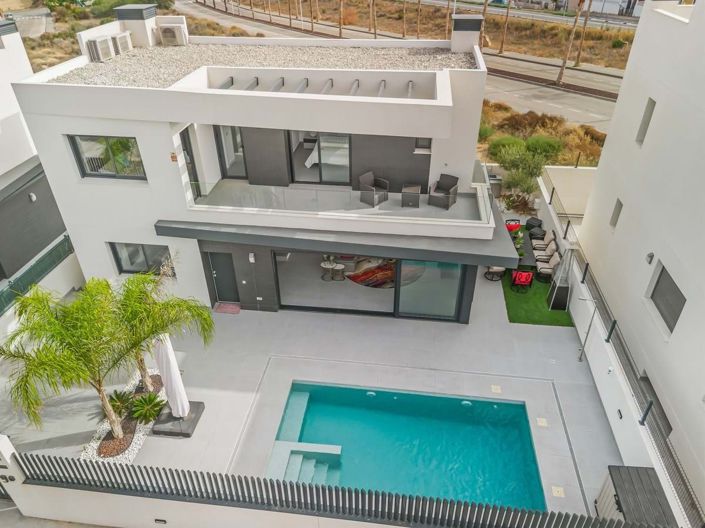 Image No.24-3 Bed Villa for sale