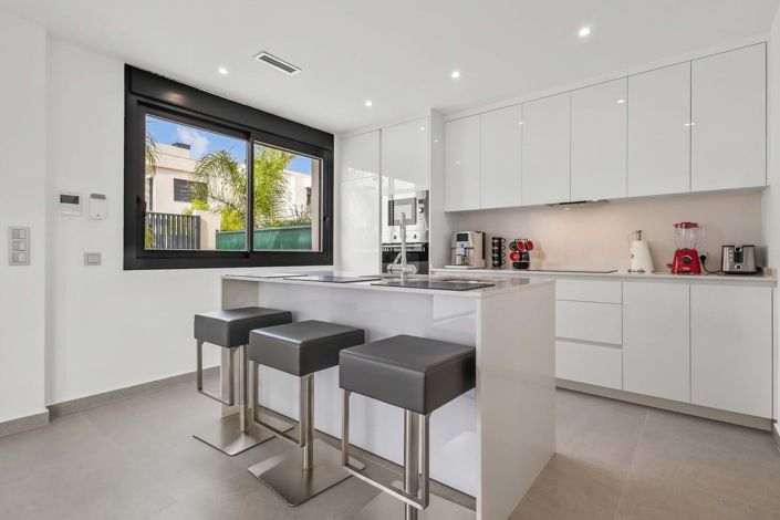 Image No.6-3 Bed Villa for sale