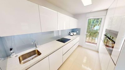 1447-657425-78d1f4f8b6655591b02d22fabb36a692d