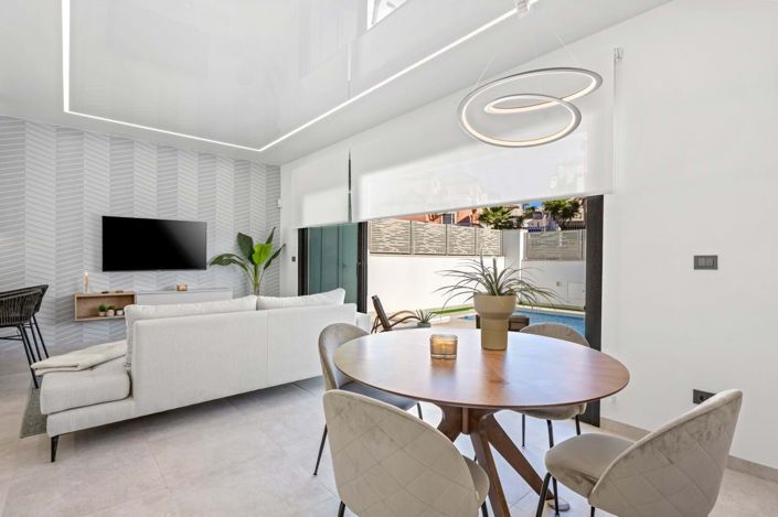 Image No.10-3 Bed Villa for sale