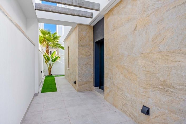 Image No.32-3 Bed Villa for sale