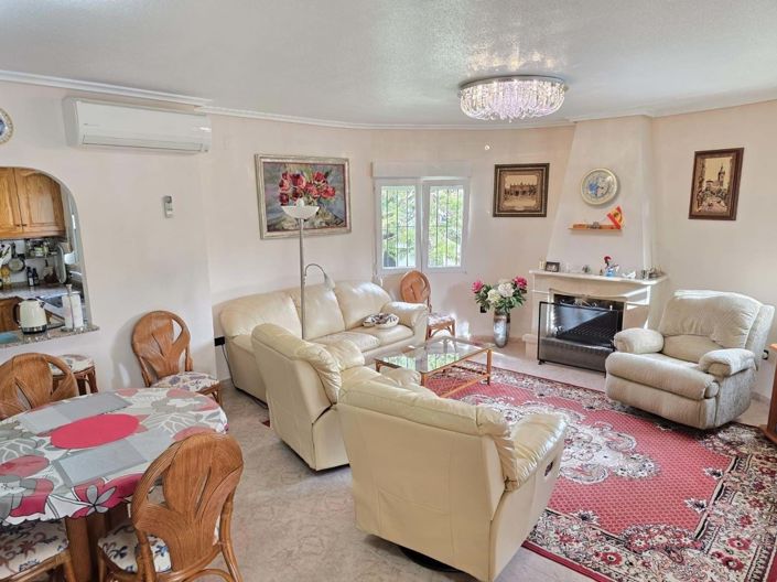 Image No.8-Villa de 3 chambres à vendre à Villamartin