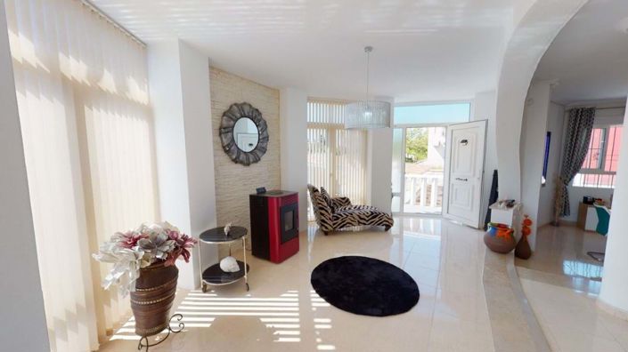 Image No.2-Villa de 5 chambres à vendre à Orihuela Costa