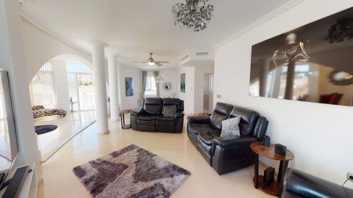 Image No.3-Villa de 5 chambres à vendre à Orihuela Costa