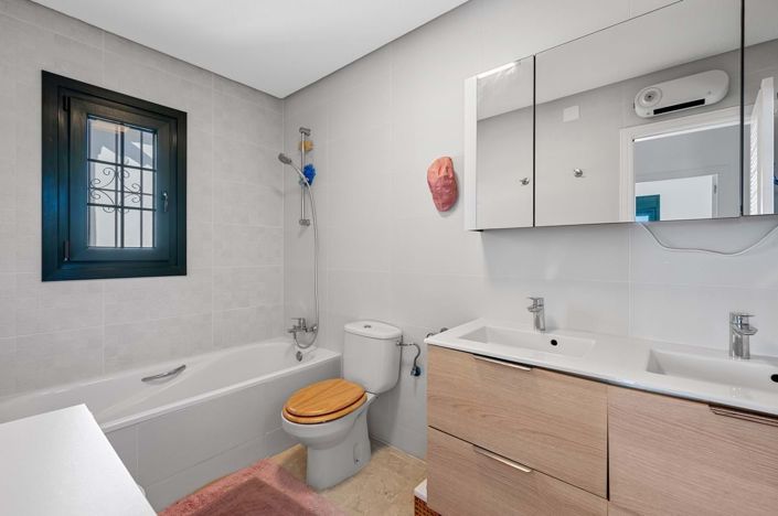 Image No.24-3 Bed Villa for sale