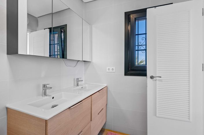 Image No.25-3 Bed Villa for sale