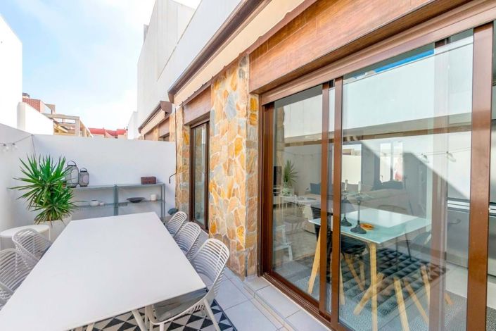 Image No.10-3 Bed Townhouse for sale