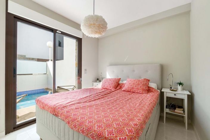 Image No.11-3 Bed Townhouse for sale