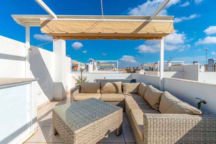 Image No.19-3 Bed Townhouse for sale