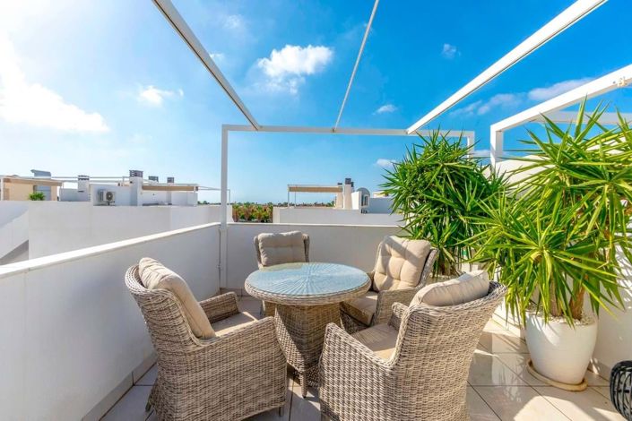 Image No.21-3 Bed Townhouse for sale