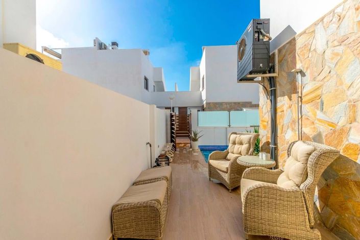 Image No.22-3 Bed Townhouse for sale