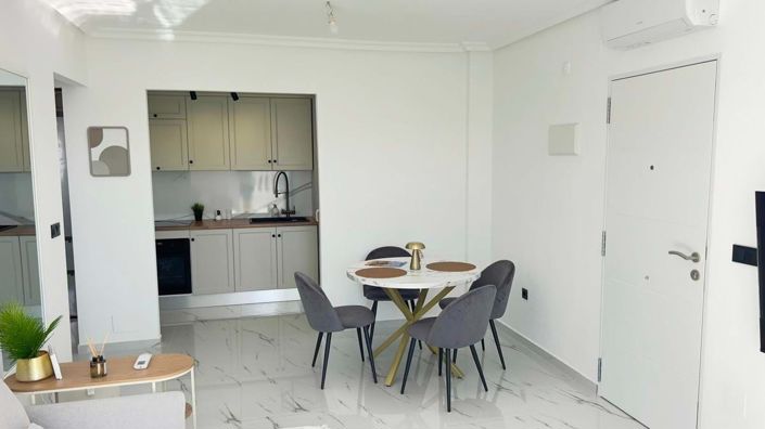 Image No.10-1 Bed Townhouse for sale