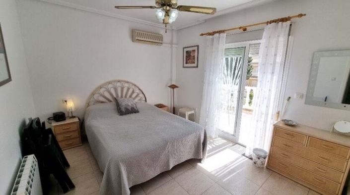 Image No.20-3 Bed Townhouse for sale