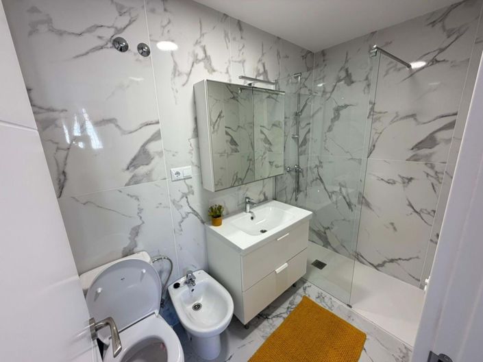 Image No.16-4 Bed Townhouse for sale