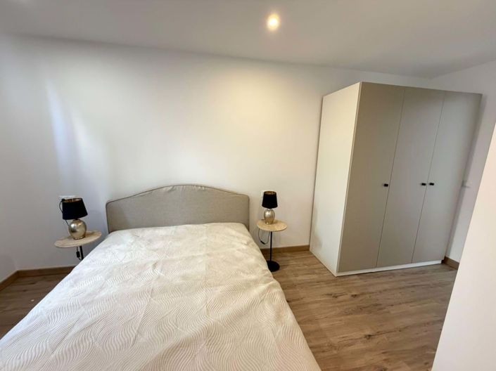 Image No.18-4 Bed Townhouse for sale