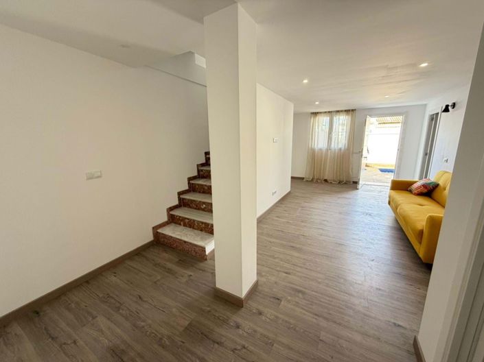 Image No.6-4 Bed Townhouse for sale