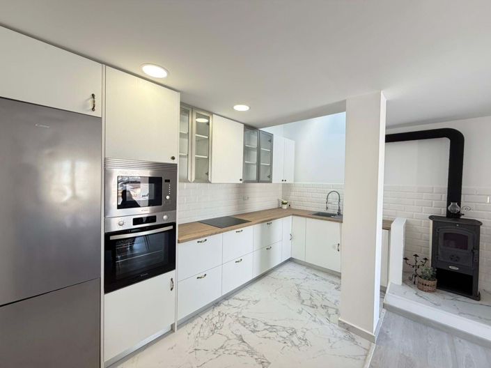 Image No.8-4 Bed Townhouse for sale