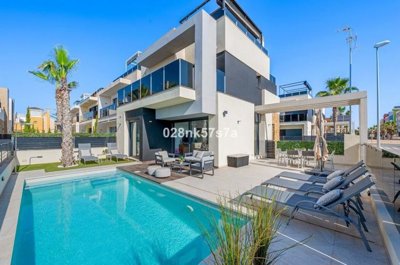 1447-657526-78d1f4f8b6655591b02d22fabb36a692d