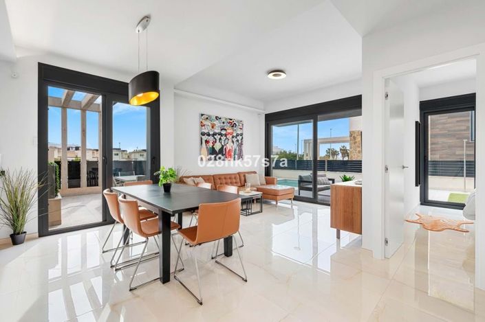 Image No.11-4 Bed Villa for sale