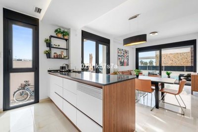 1447-657526-78d1f4f8b6655591b02d22fabb36a692d