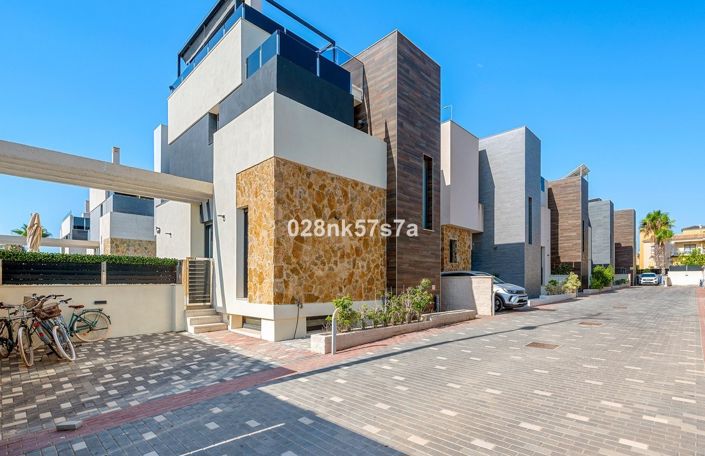 Image No.42-4 Bed Villa for sale