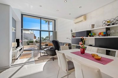 1447-657528-78d1f4f8b6655591b02d22fabb36a692d