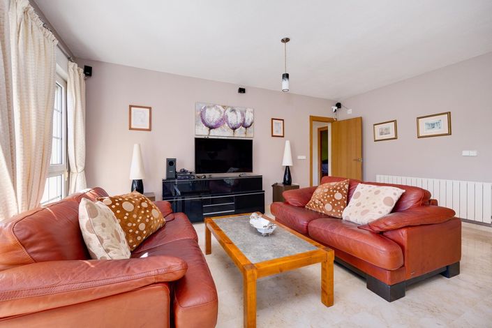 Image No.6-3 Bed Villa for sale