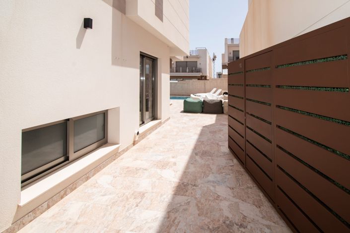 Image No.11-5 Bed Villa for sale