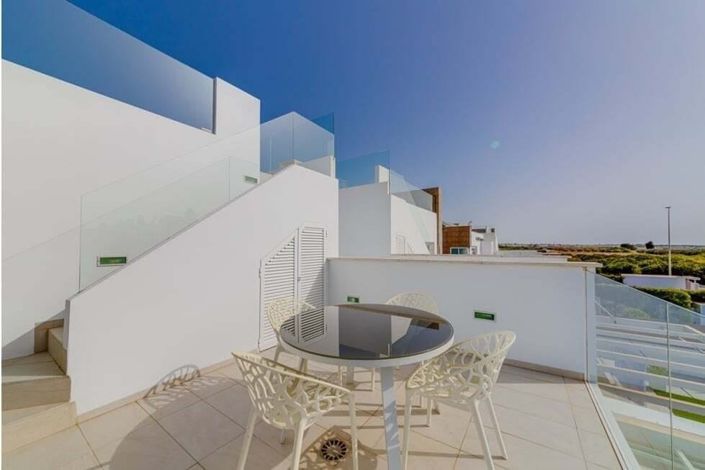 Image No.26-3 Bed Villa for sale