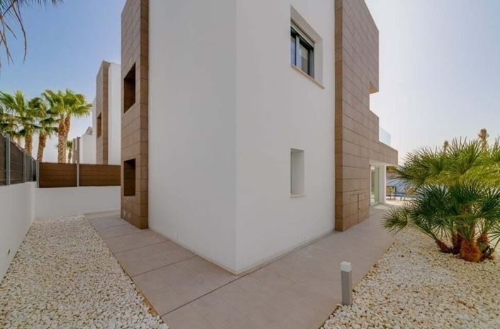 Image No.38-3 Bed Villa for sale