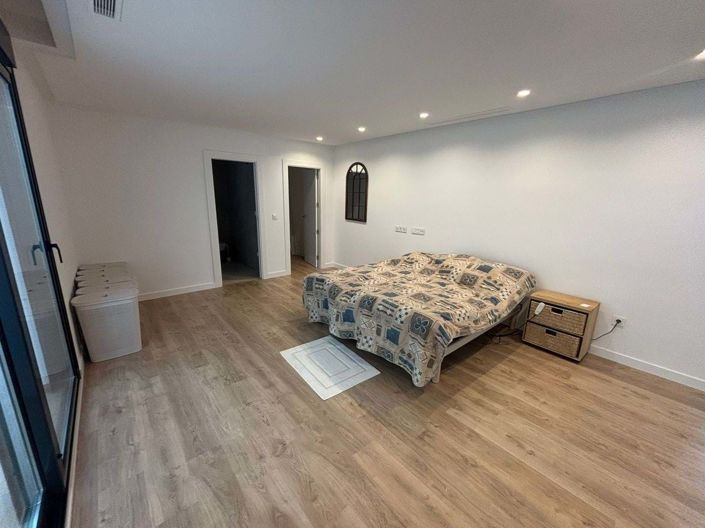 Image No.16-4 Bed Villa for sale