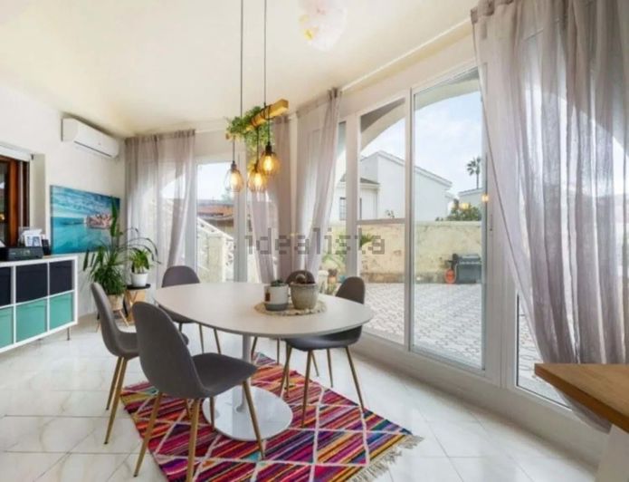 Image No.2-4 Bed Villa for sale