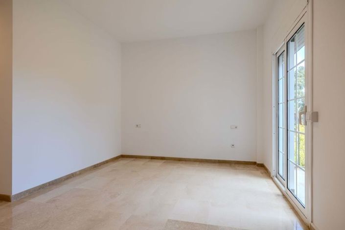 Image No.11-4 Bed Villa for sale